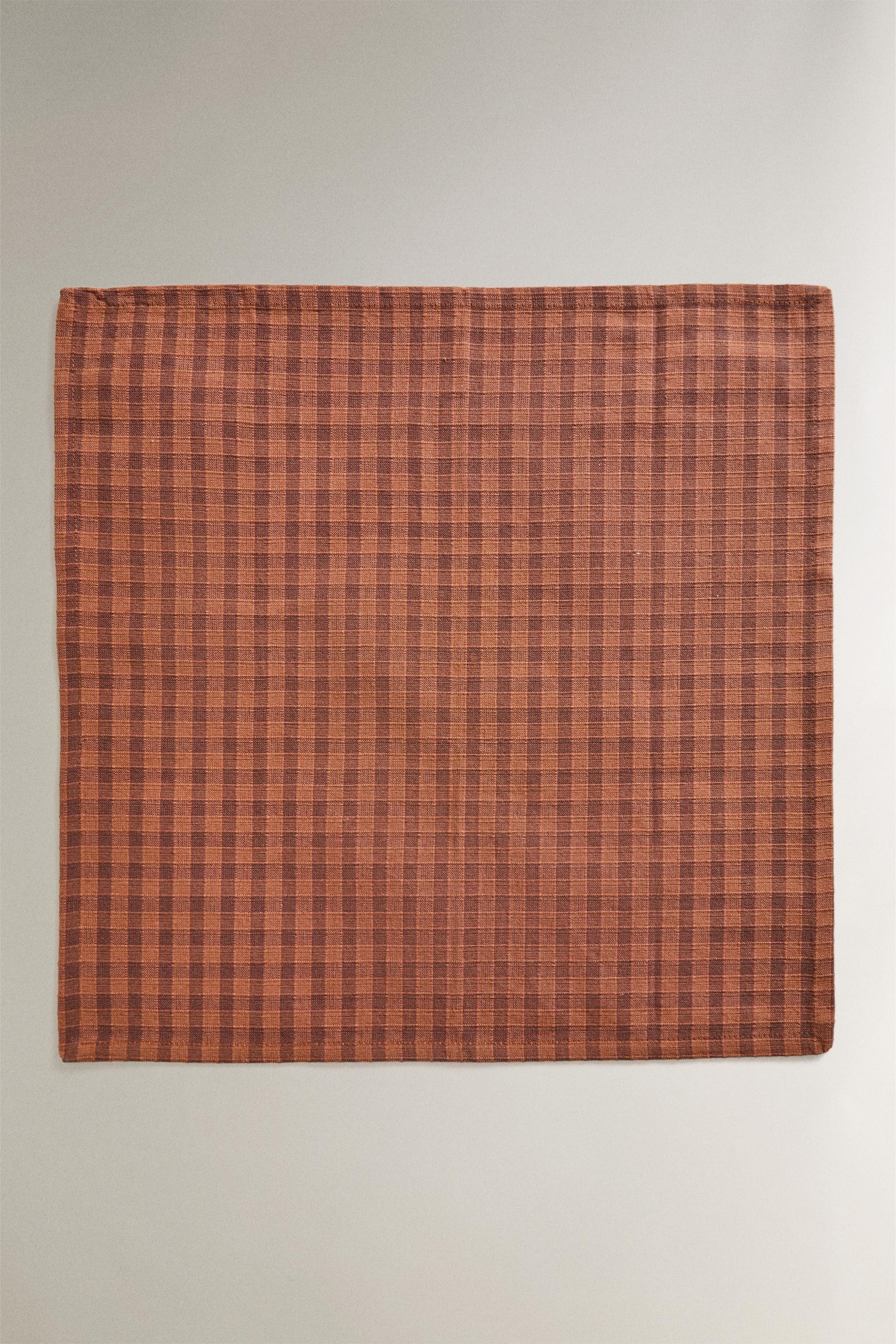 LOT SERVIETTES DE TABLE CARREAUX ET SURPIQÛRES (LOT 2)